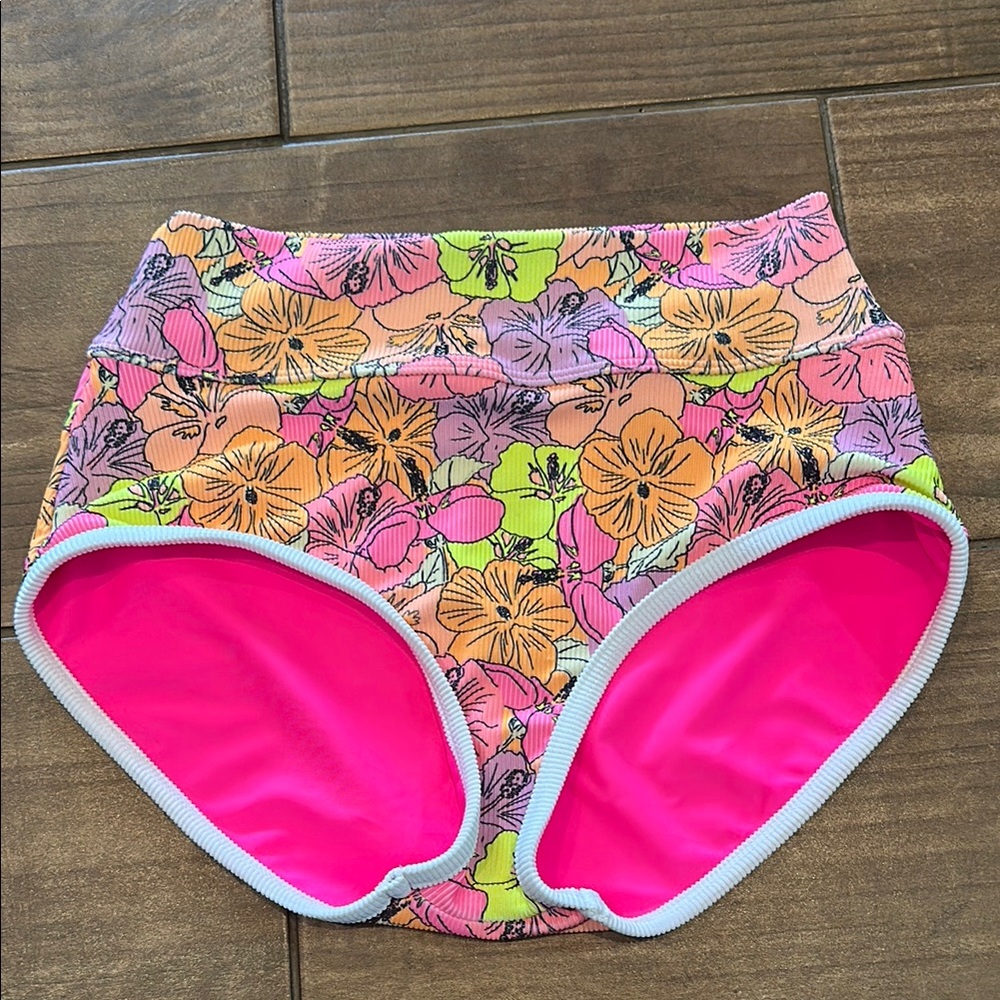 LainSnow neon floral full coverage  Bikini Bottoms size small